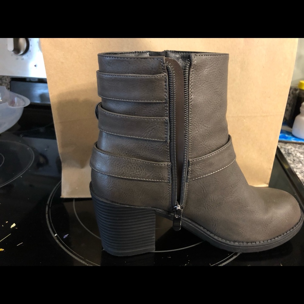 Never worn got the wrong size